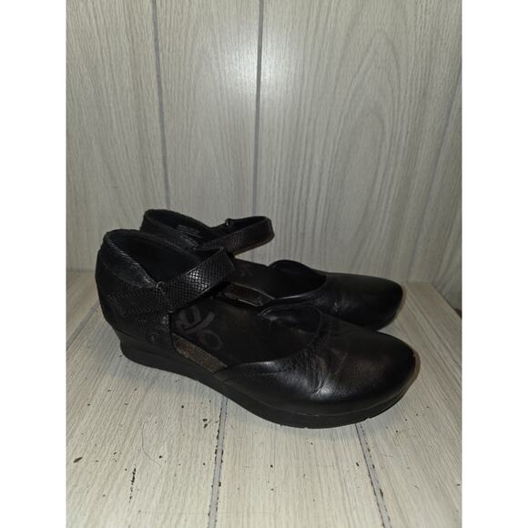 OTBT Black Leather Salem Mary Jane Hidden Wedge Women's Size 8.5 Whimsigoth - Picture 1 of 11